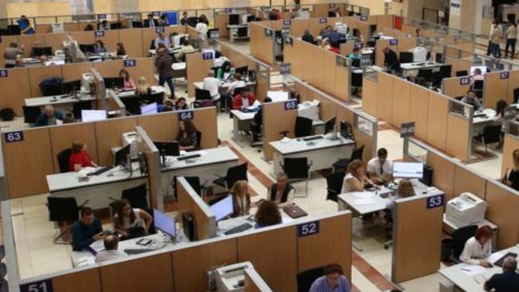 Dónde trabaja un Admin. Estado Delegaciones Autonómicas