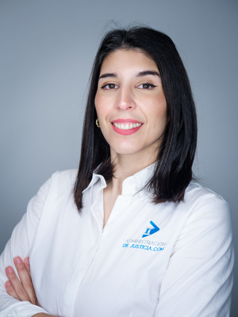 María Bocio, Profesora Titular de Academia ADJ y funcionaria del Cuerpo Administrativo del Estado
